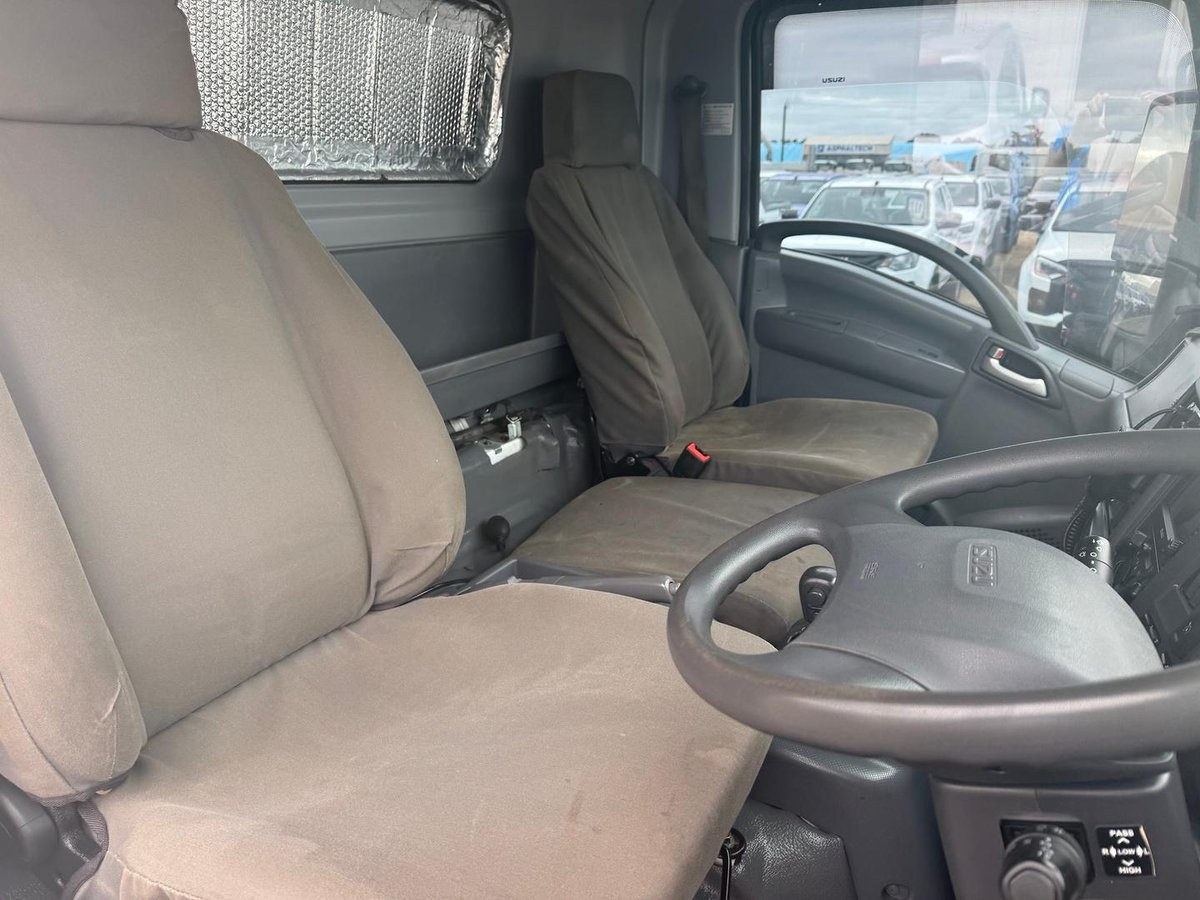2019 Isuzu N Series NPS 45/75-155 image 22