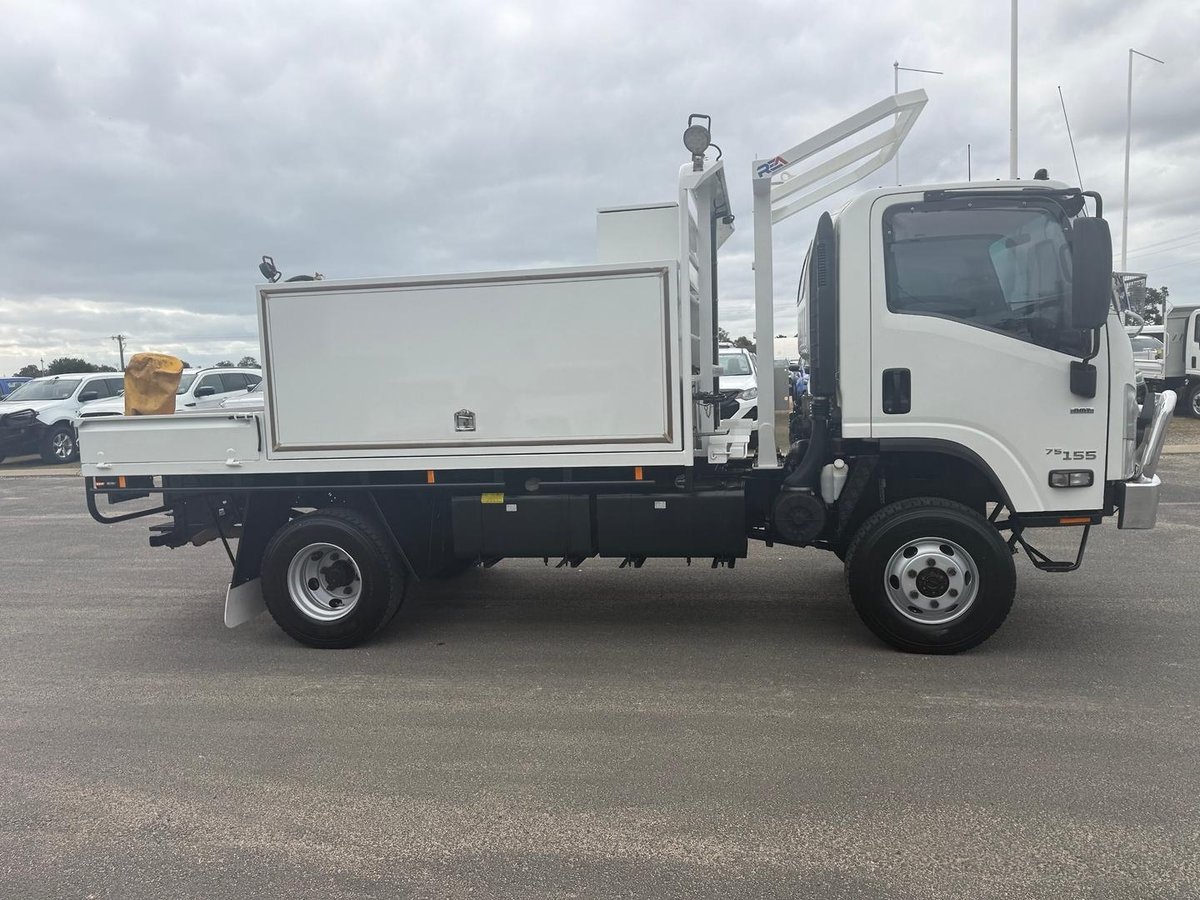 2019 Isuzu N Series NPS 45/75-155 image 10