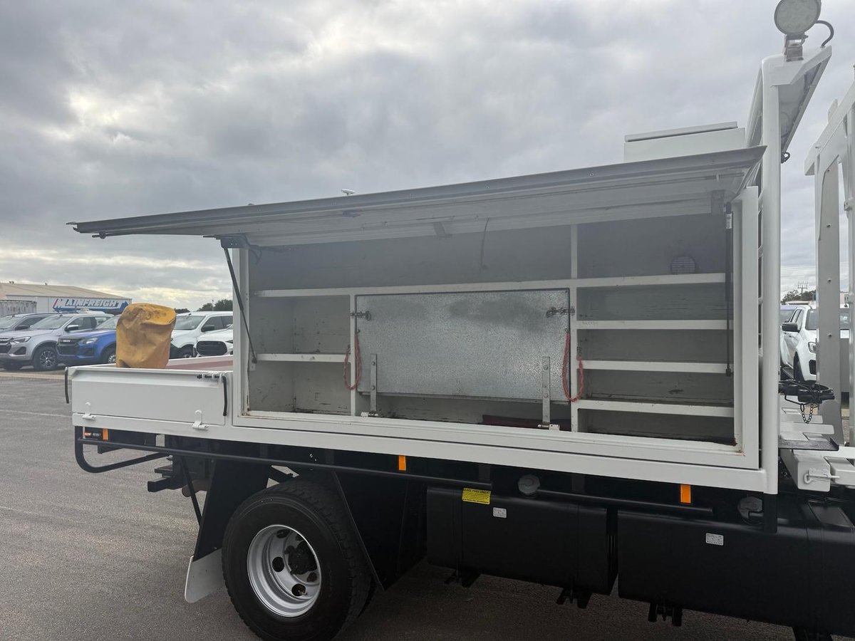 2019 Isuzu N Series NPS 45/75-155 image 18