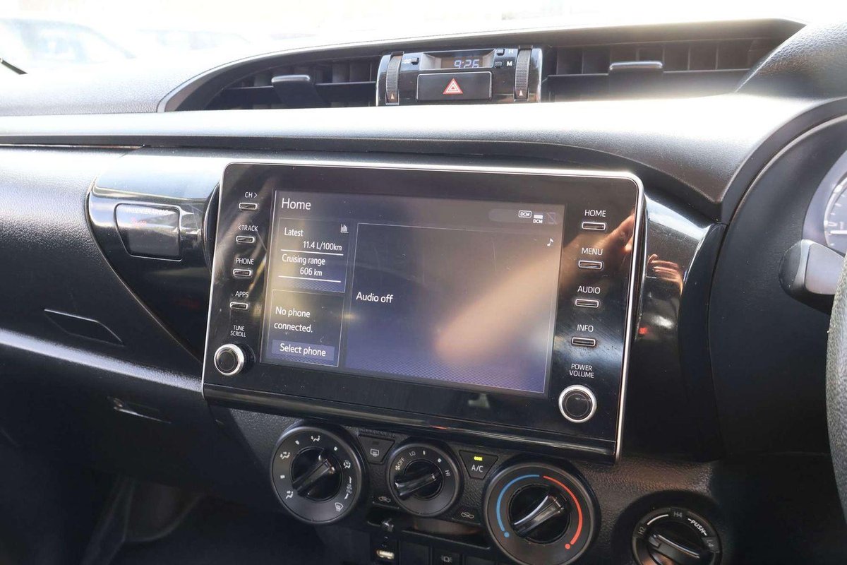 2023 Toyota Hilux SR GUN126R 4X4 Dual Range image 12