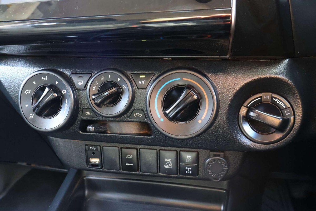 2023 Toyota Hilux SR GUN126R 4X4 Dual Range image 14