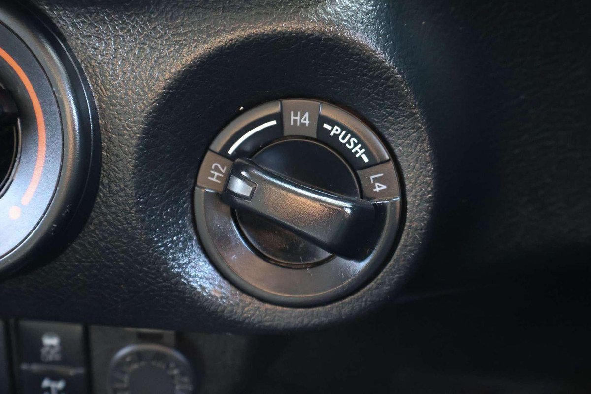 2023 Toyota Hilux SR GUN126R 4X4 Dual Range image 15