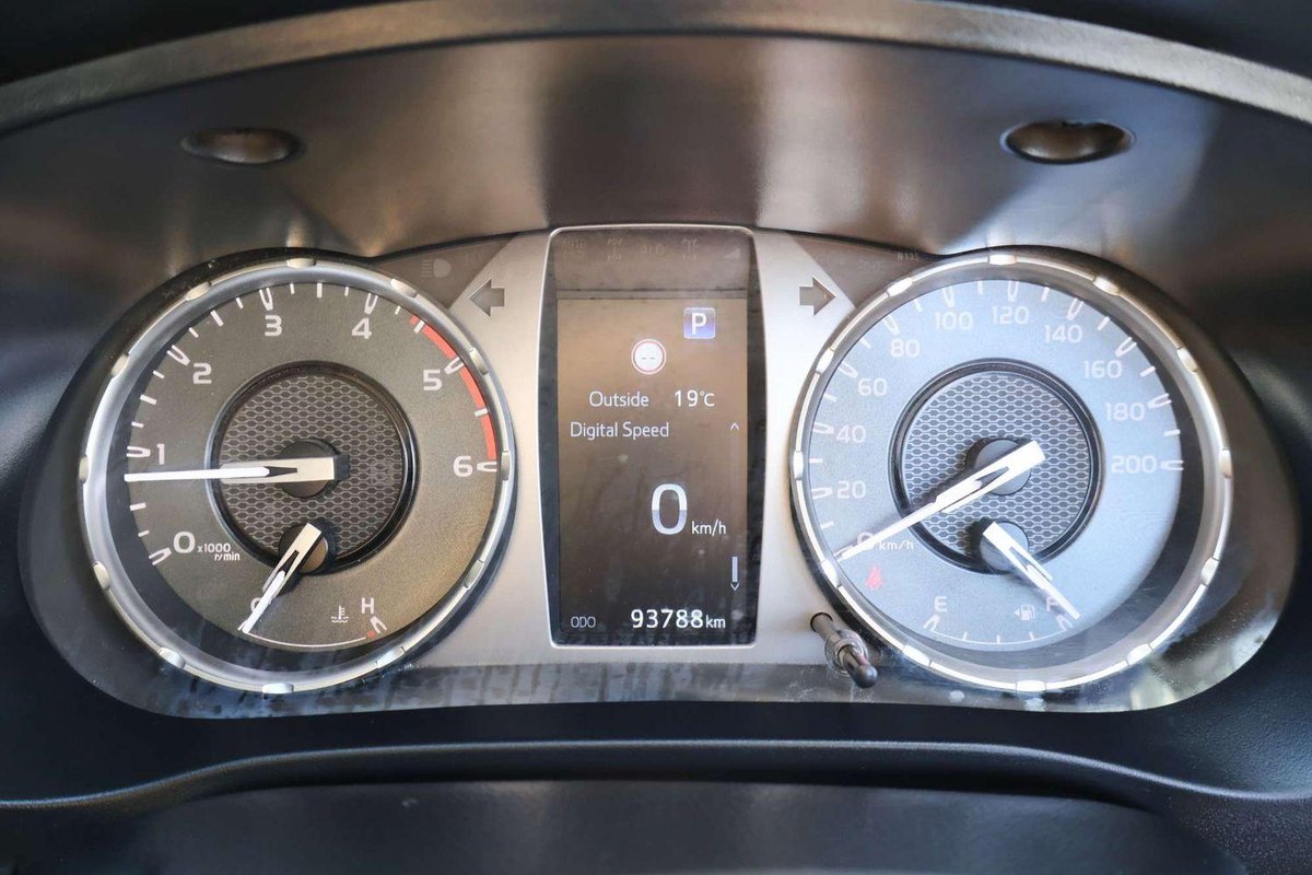 2023 Toyota Hilux SR GUN126R 4X4 Dual Range image 17