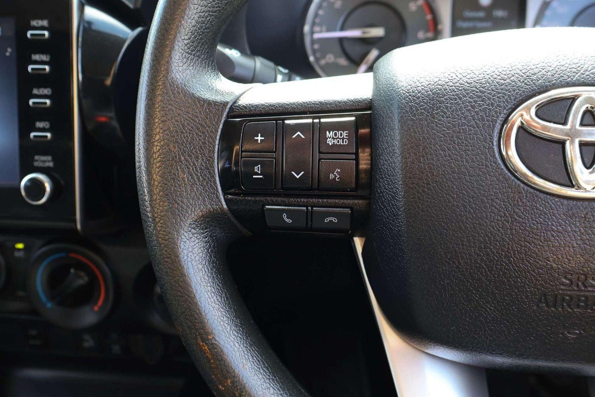 2023 Toyota Hilux SR GUN126R 4X4 Dual Range image 18