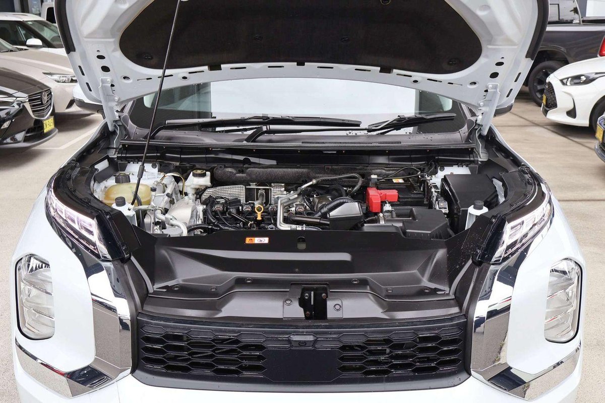 2024 Mitsubishi Outlander ES ZM MY24 image 25
