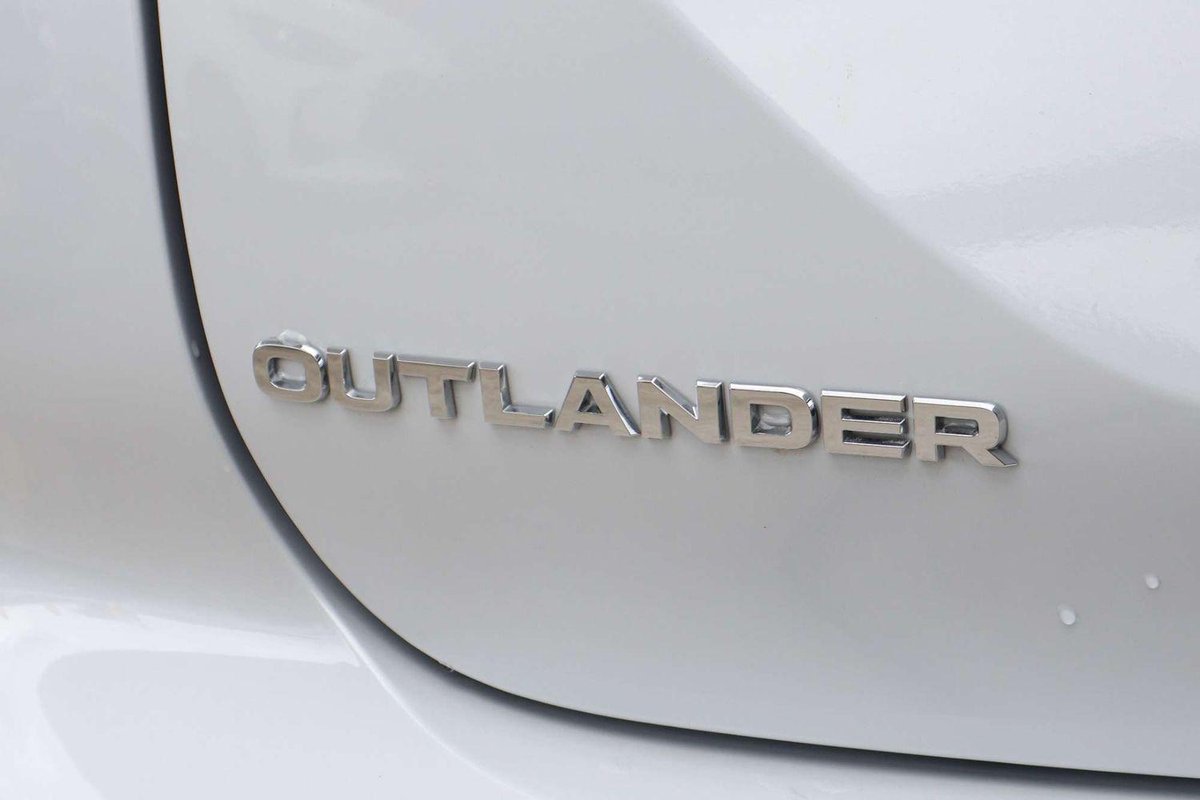 2024 Mitsubishi Outlander ES ZM MY24 image 23