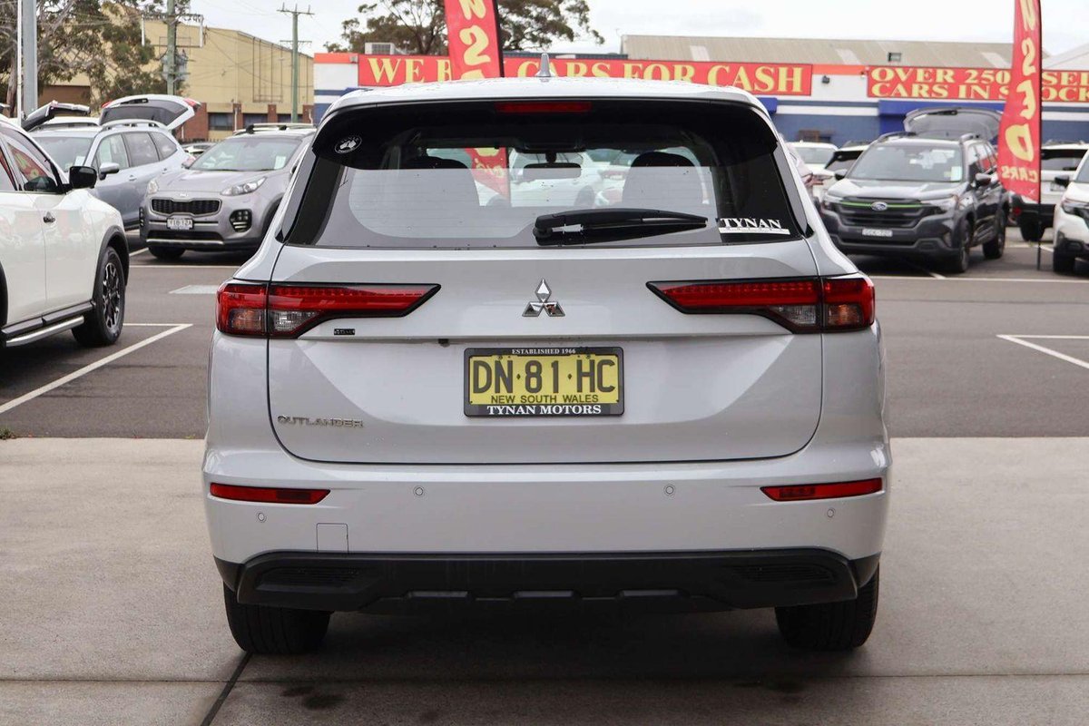 2024 Mitsubishi Outlander ES ZM MY24 image 6