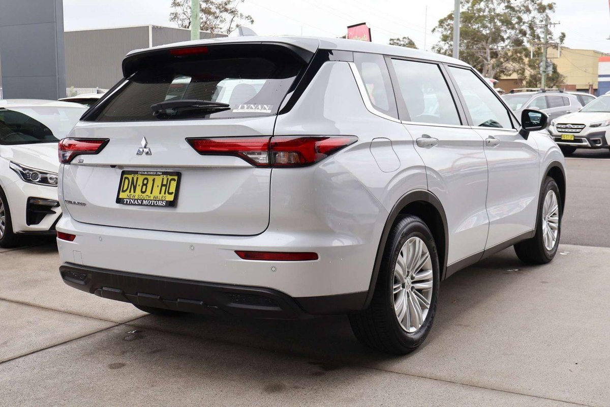 2024 Mitsubishi Outlander ES ZM MY24 image 5