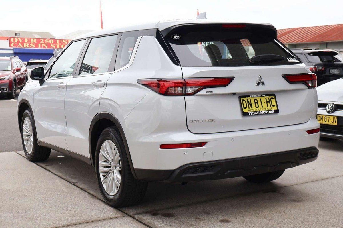 2024 Mitsubishi Outlander ES ZM MY24 image 7