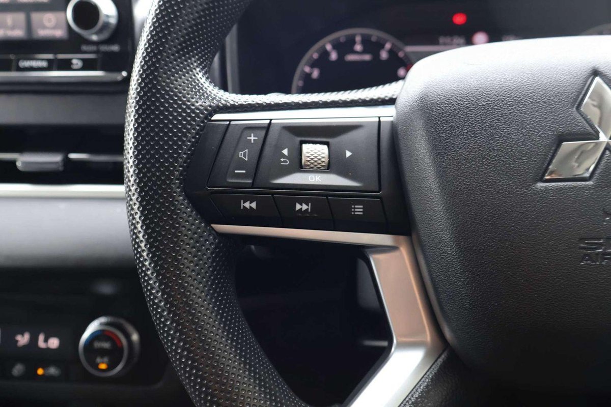 2024 Mitsubishi Outlander ES ZM MY24 image 18