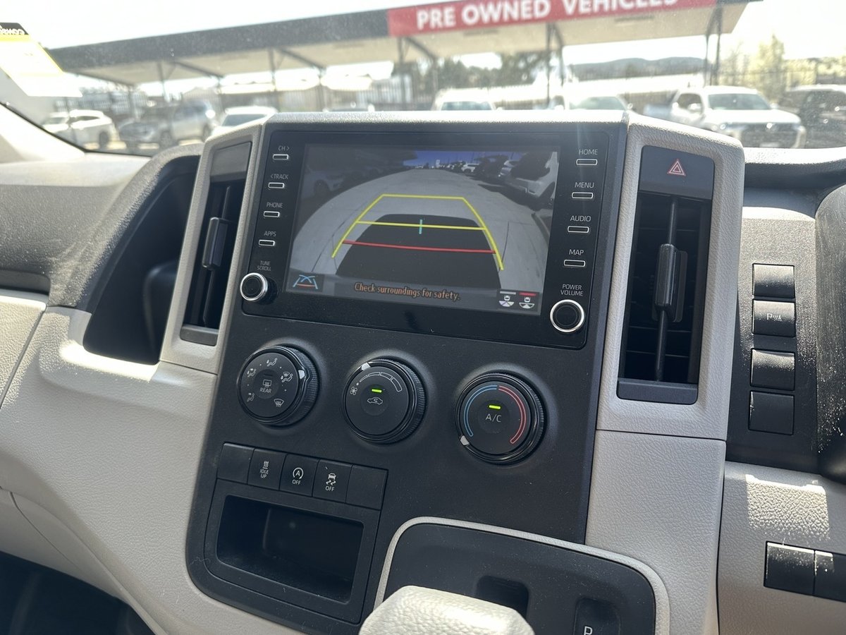 2023 Toyota Hiace LWB GDH300R image 17