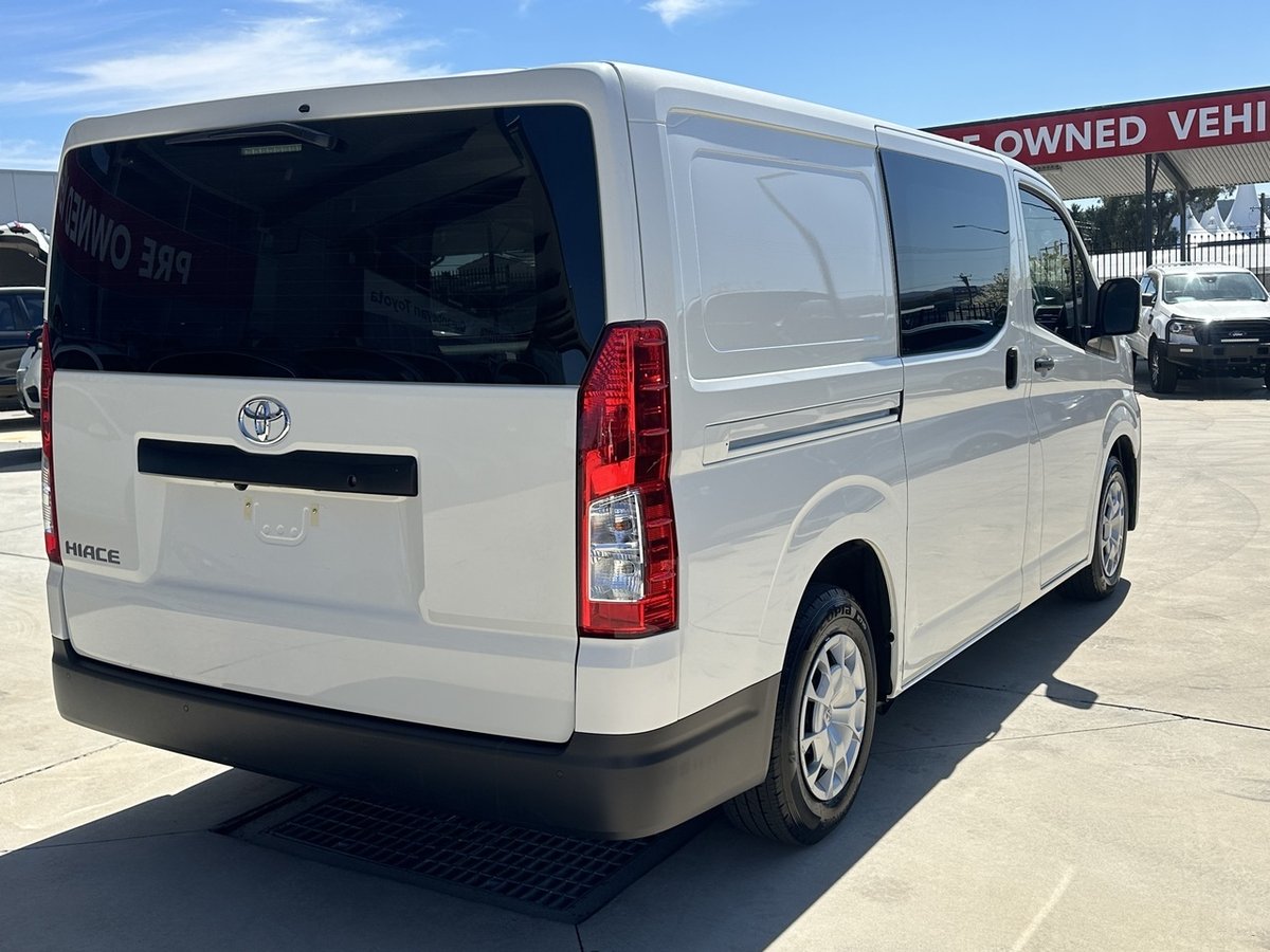 2023 Toyota Hiace LWB GDH300R image 6