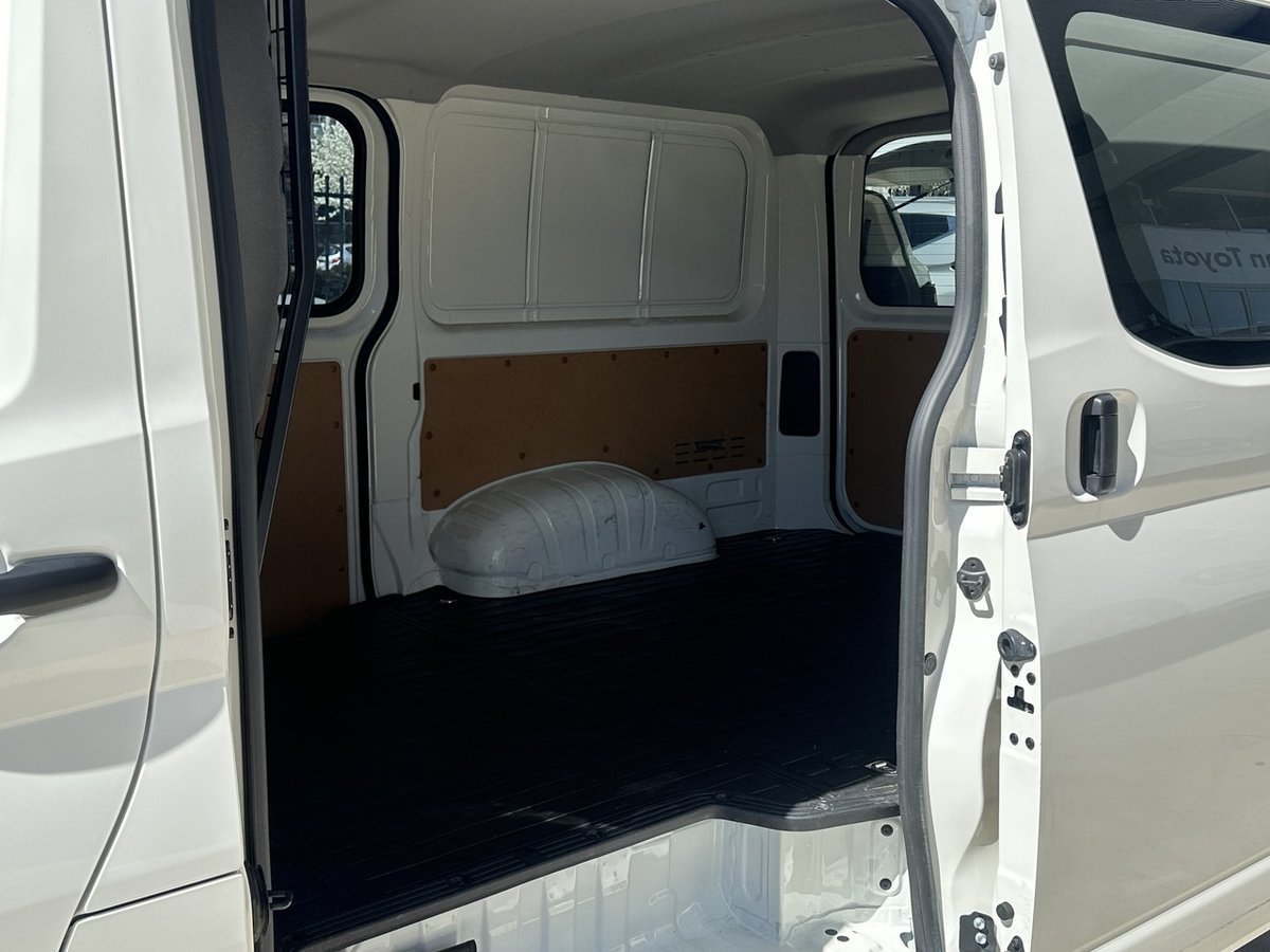 2023 Toyota Hiace LWB GDH300R image 8