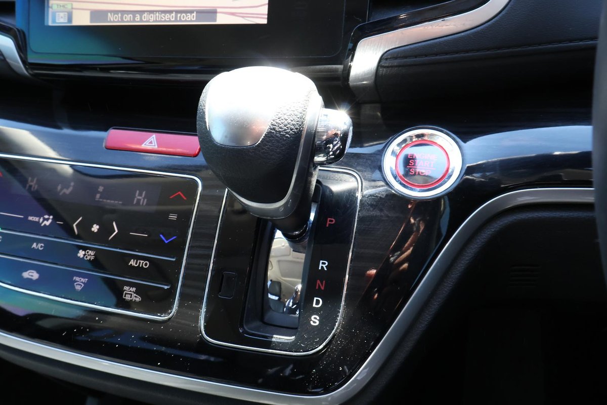 2018 Honda Odyssey VTi-L 5th Gen MY18 image 24