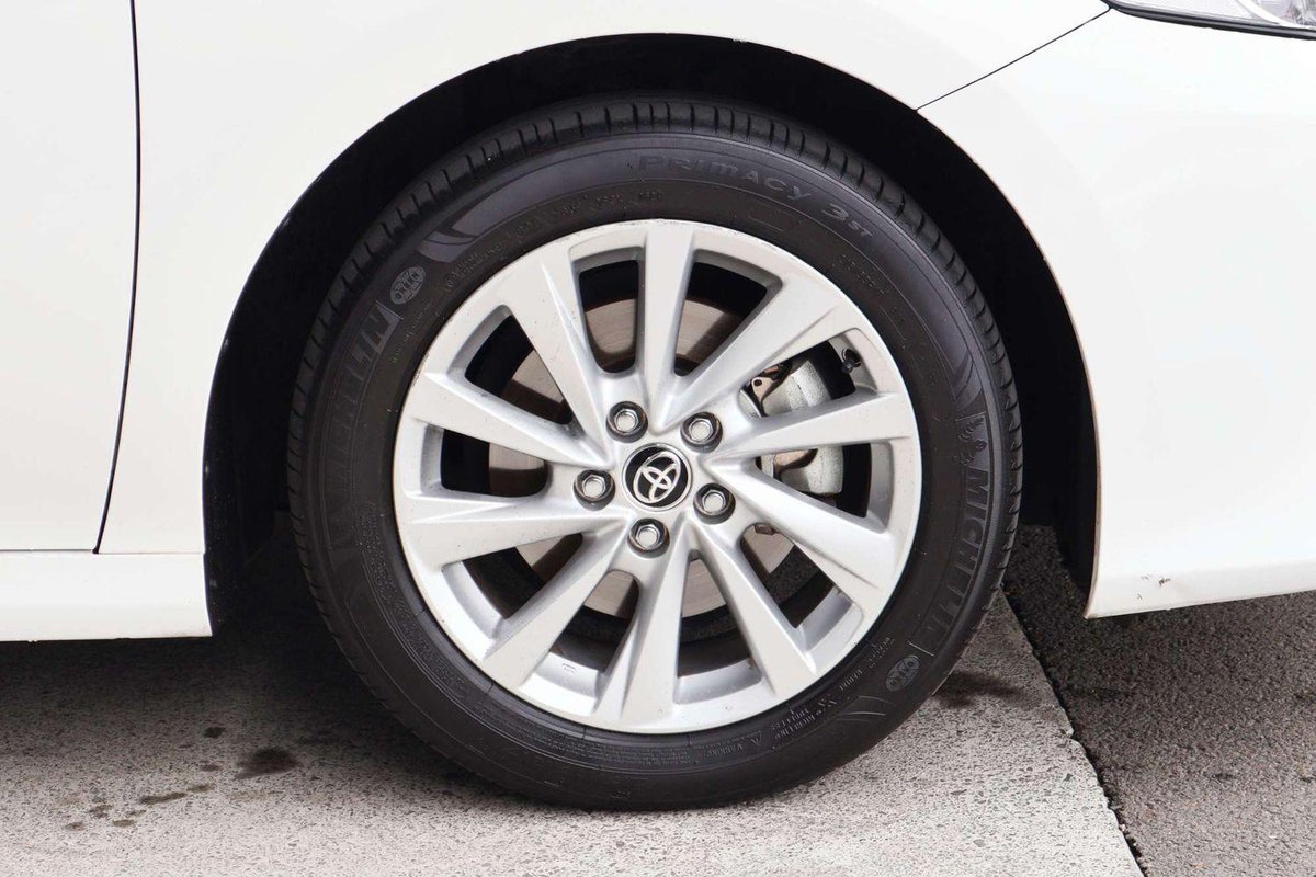 2024 Toyota Camry Ascent AXVH70R image 9