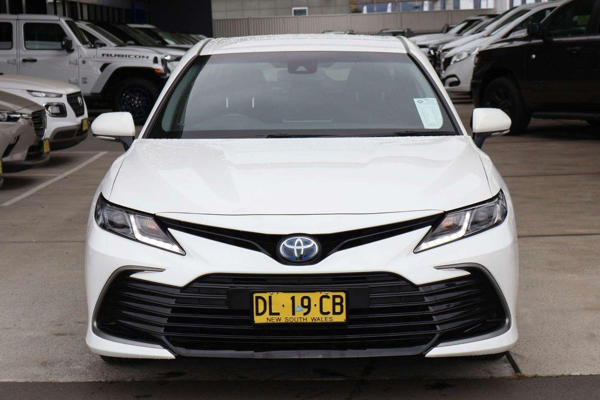 2024 Toyota Camry Ascent AXVH70R image 3