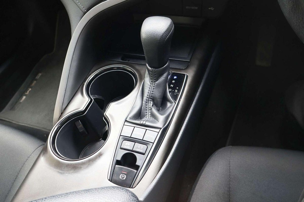 2024 Toyota Camry Ascent AXVH70R image 16