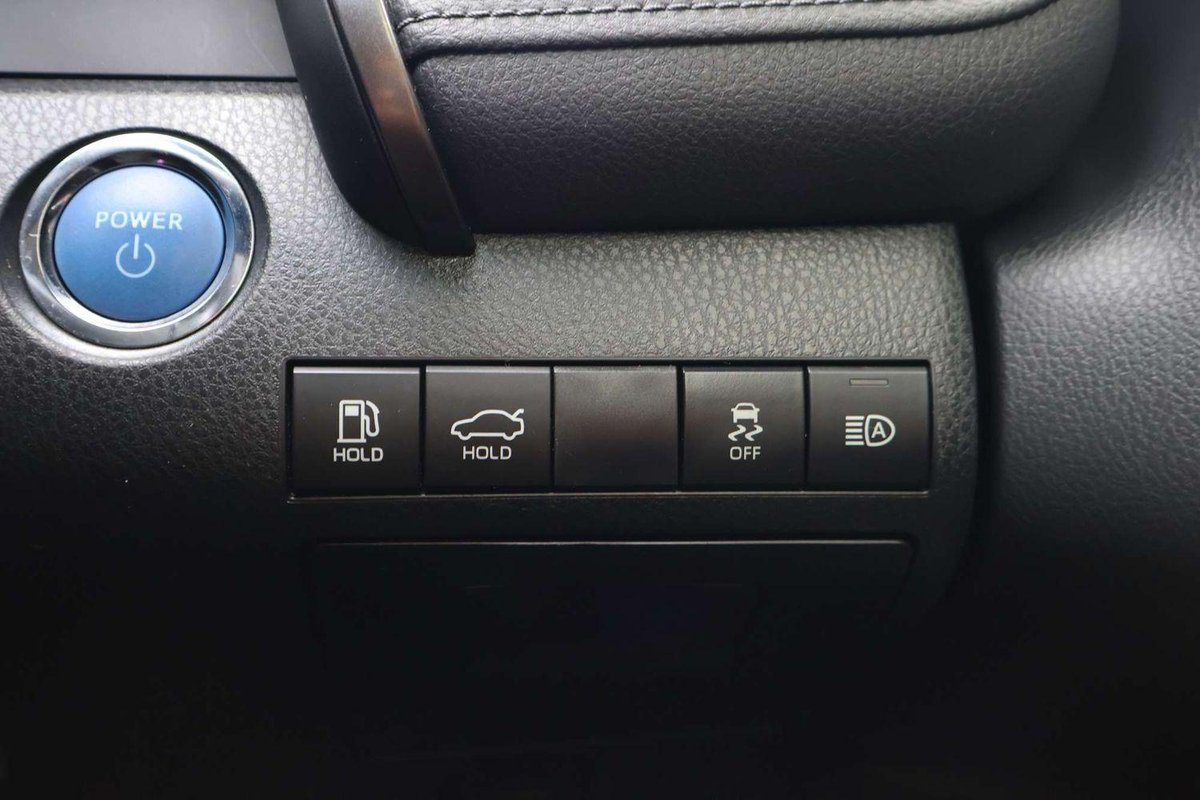 2024 Toyota Camry Ascent AXVH70R image 21