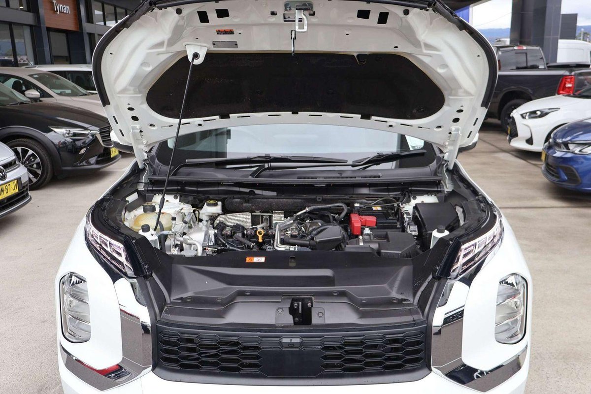 2025 Mitsubishi Outlander ES ZM MY24 image 25