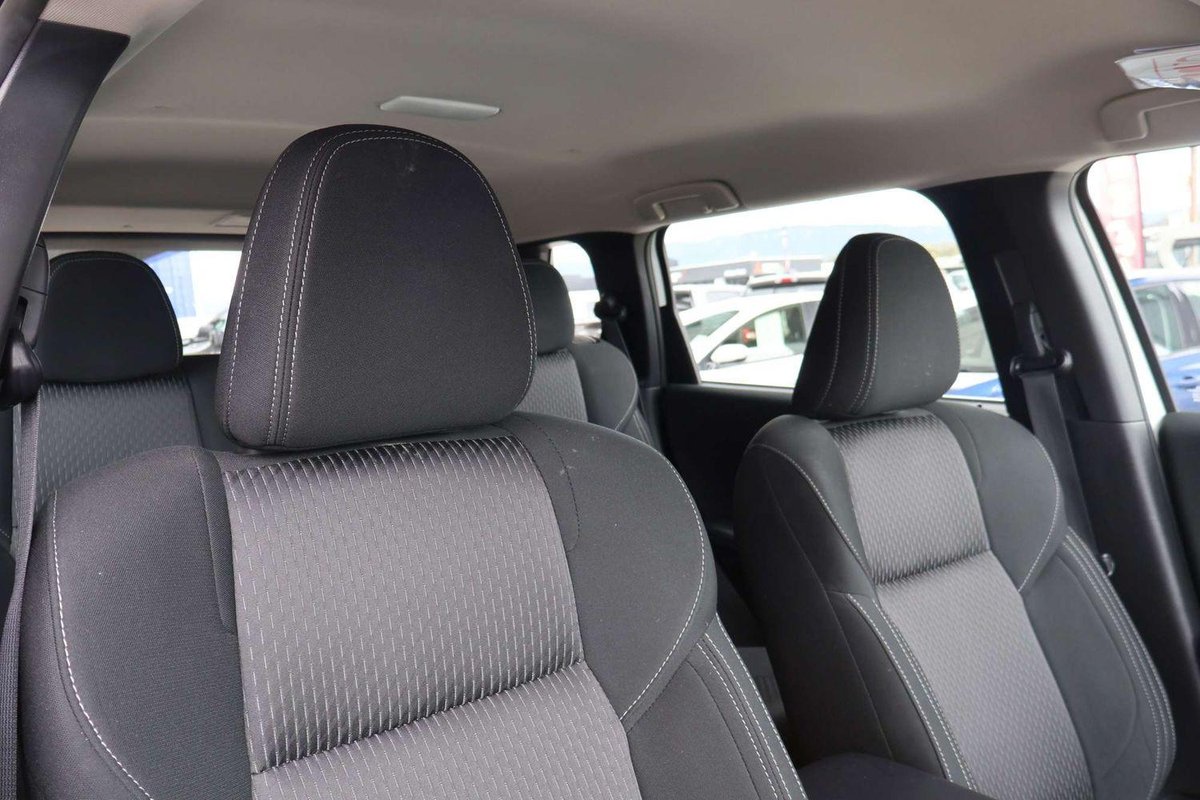 2025 Mitsubishi Outlander ES ZM MY24 image 11