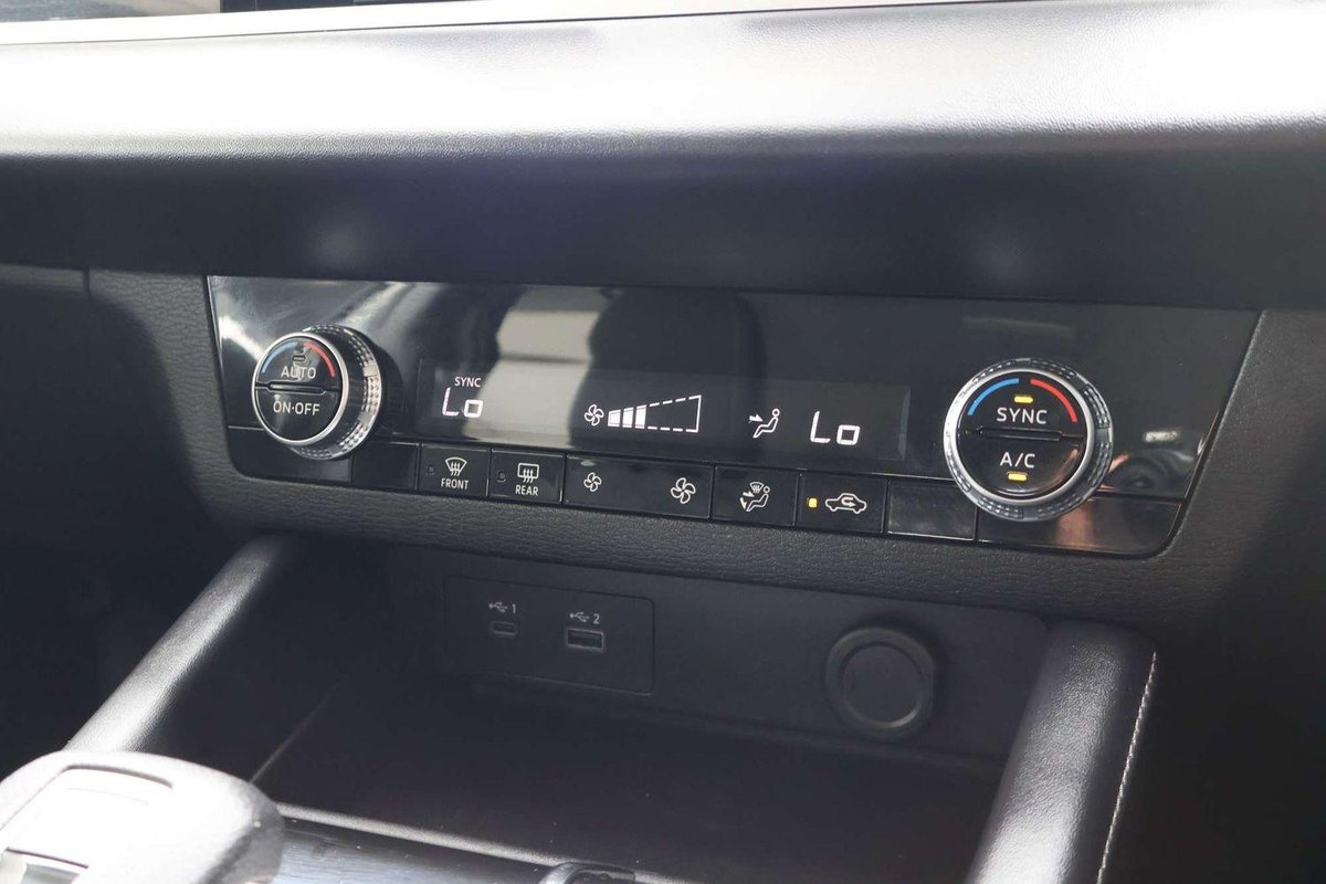 2025 Mitsubishi Outlander ES ZM MY24 image 14
