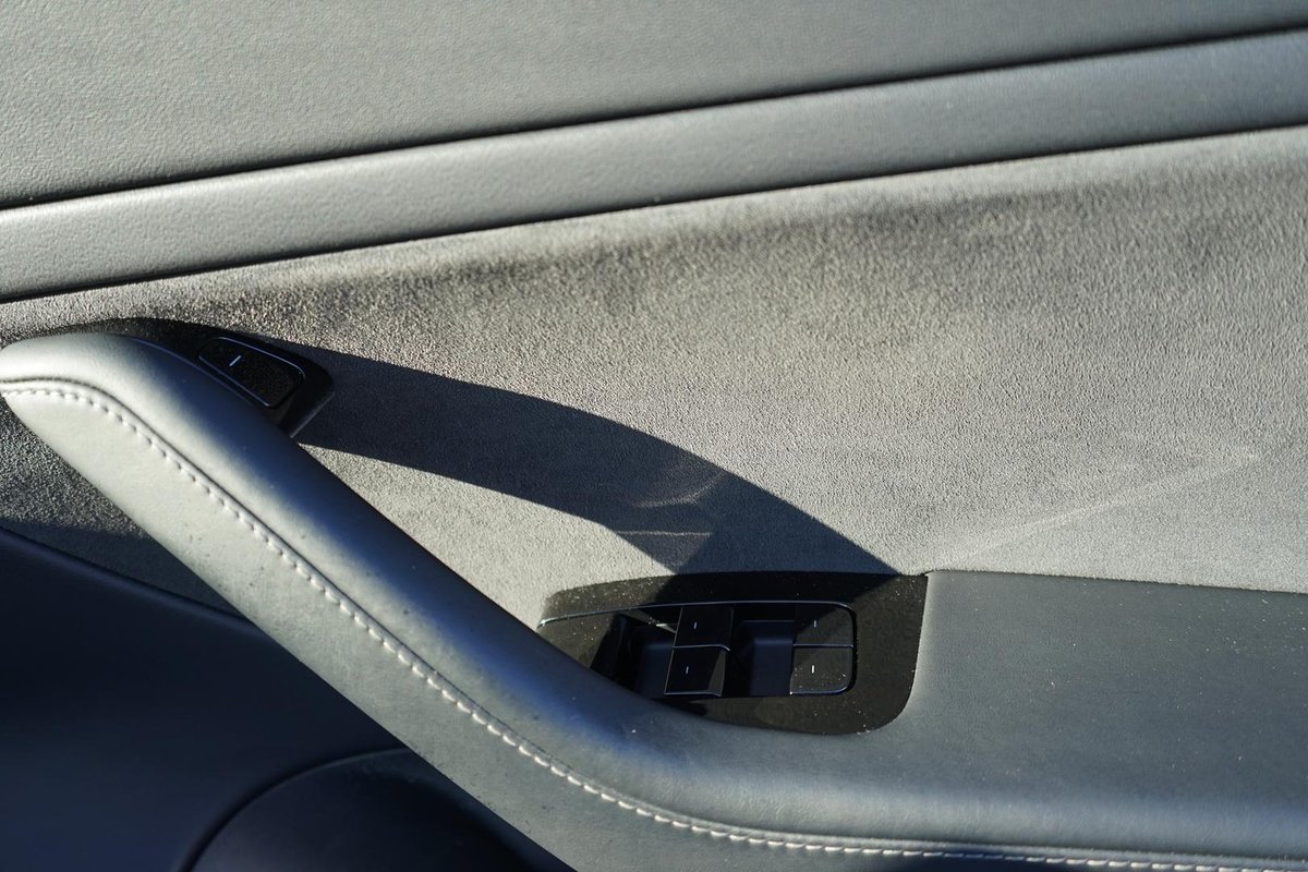 2019 Tesla Model 3 Standard Range Plus image 19
