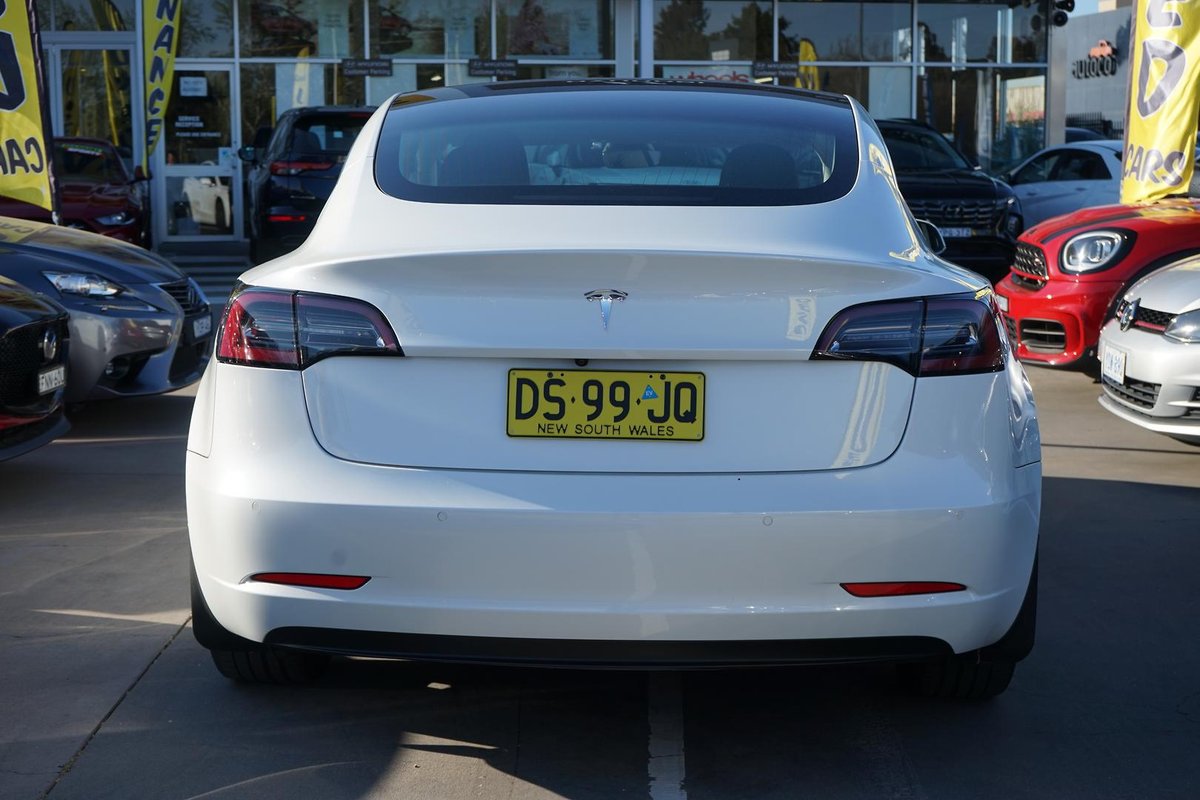 2019 Tesla Model 3 Standard Range Plus image 5