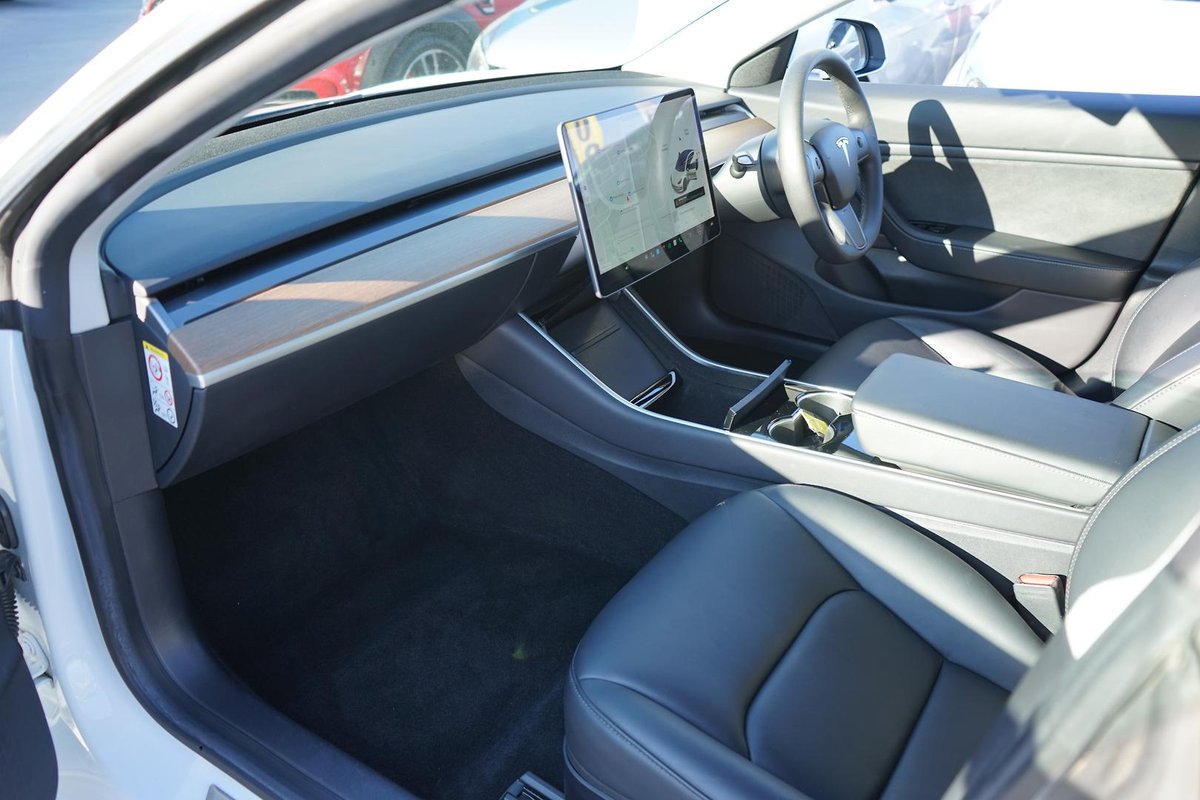 2019 Tesla Model 3 Standard Range Plus image 14
