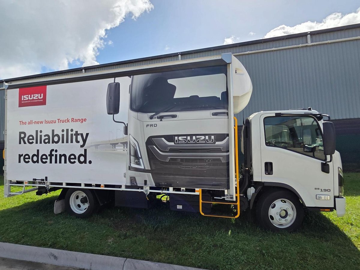 2025 Isuzu Nqr 88/80-190 8 Pallet Tautliner image 8