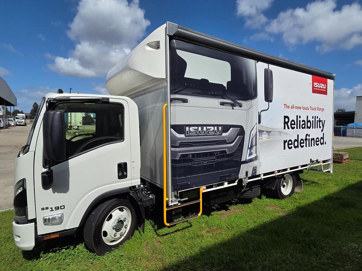 2025 Isuzu Nqr 88/80-190 8 Pallet Tautliner image 9