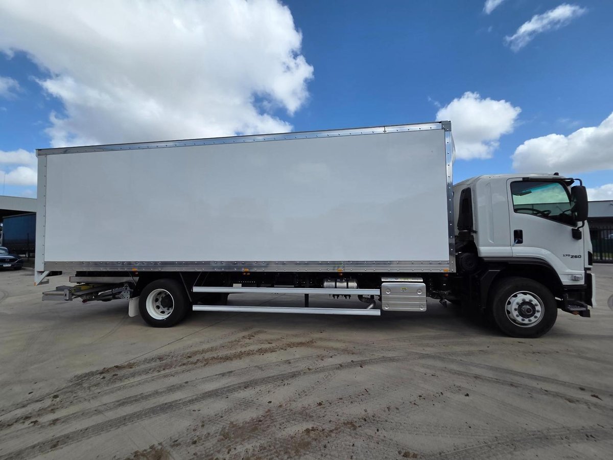2025 Isuzu Fvr170-300 Auto Lwb (My25) 12 Pallet Auto Van And Lift image 8
