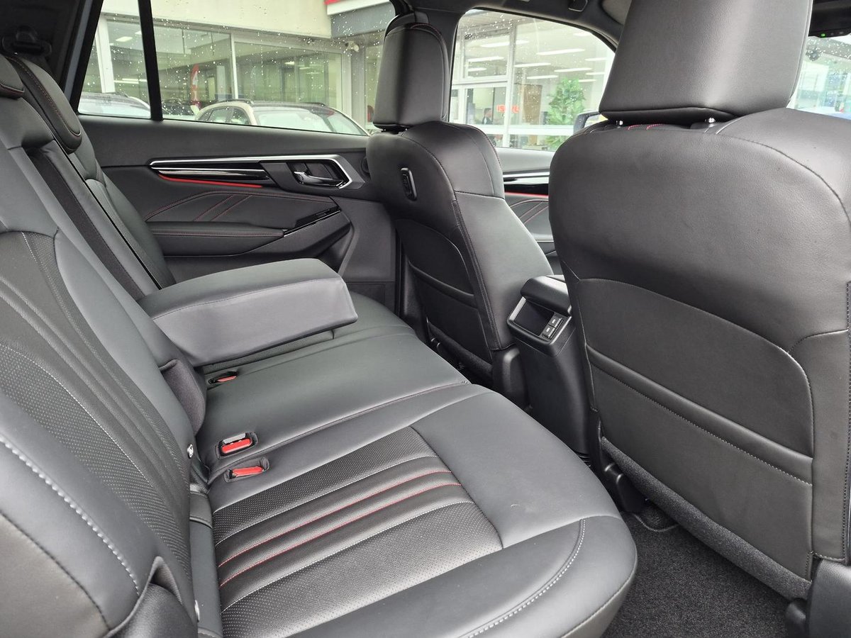 2026 Isuzu MU-X X-TERRAIN MY25.5 4X4 Dual Range image 14