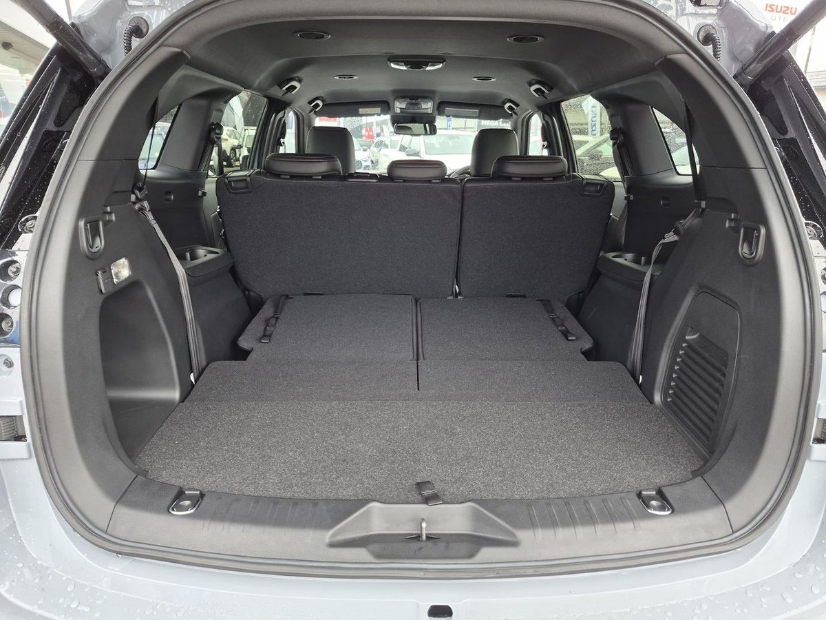 2026 Isuzu MU-X X-TERRAIN MY25.5 4X4 Dual Range image 12