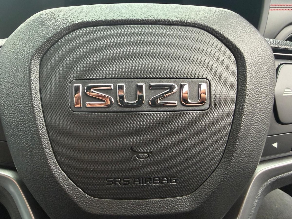 2026 Isuzu MU-X X-TERRAIN MY25.5 4X4 Dual Range image 28