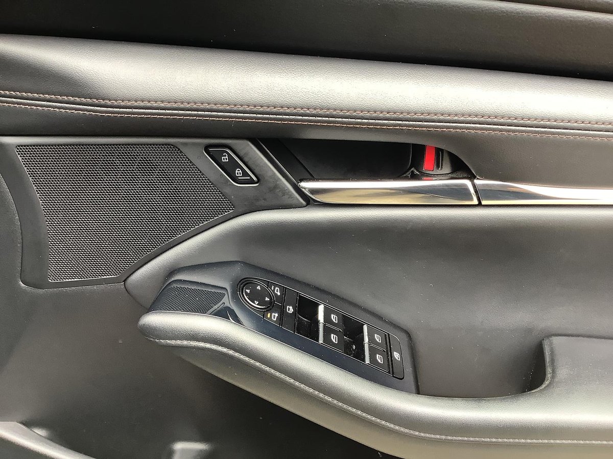 2019 Mazda 3 G20 Touring BP Series image 18