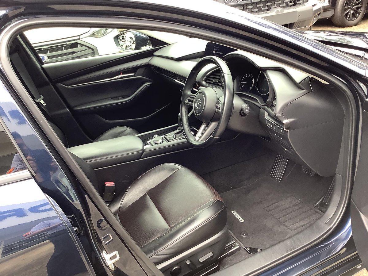 2019 Mazda 3 G20 Touring BP Series image 17