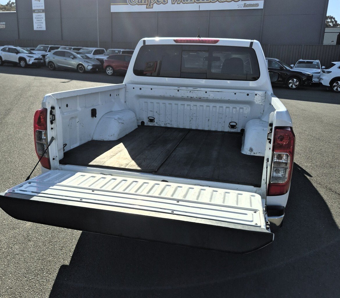 2020 Nissan Navara ST D23 Series 4 4X4 Dual Range image 8