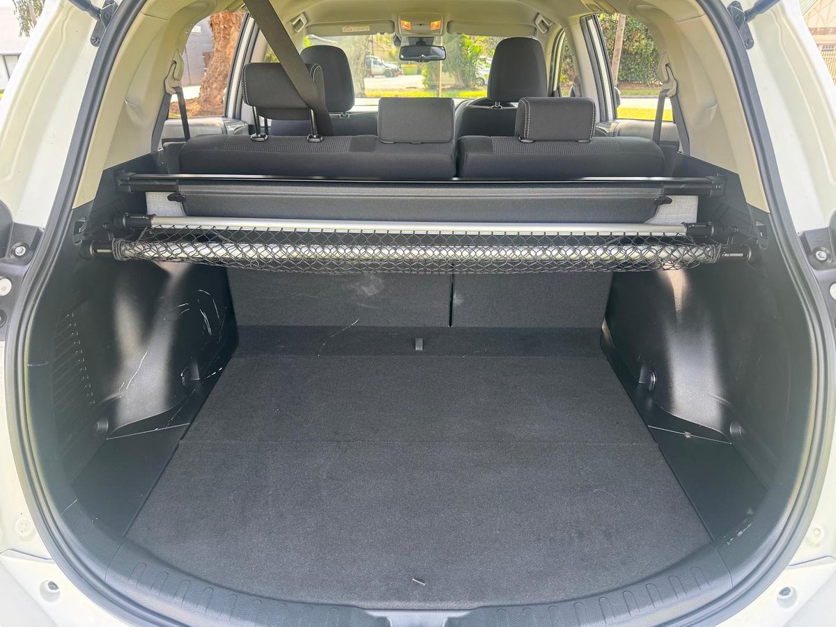 2018 Toyota RAV4 GXL ASA44R AWD image 24