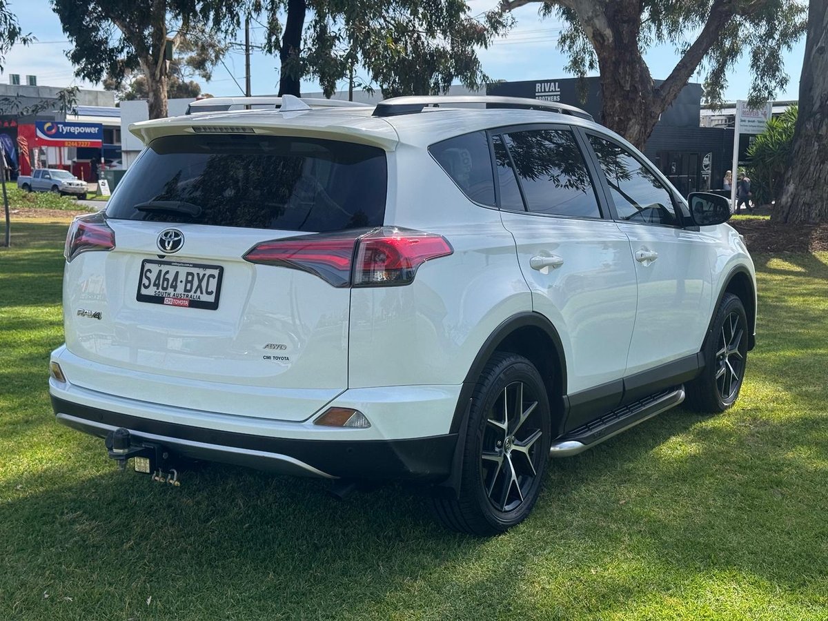 2018 Toyota RAV4 GXL ASA44R AWD image 7