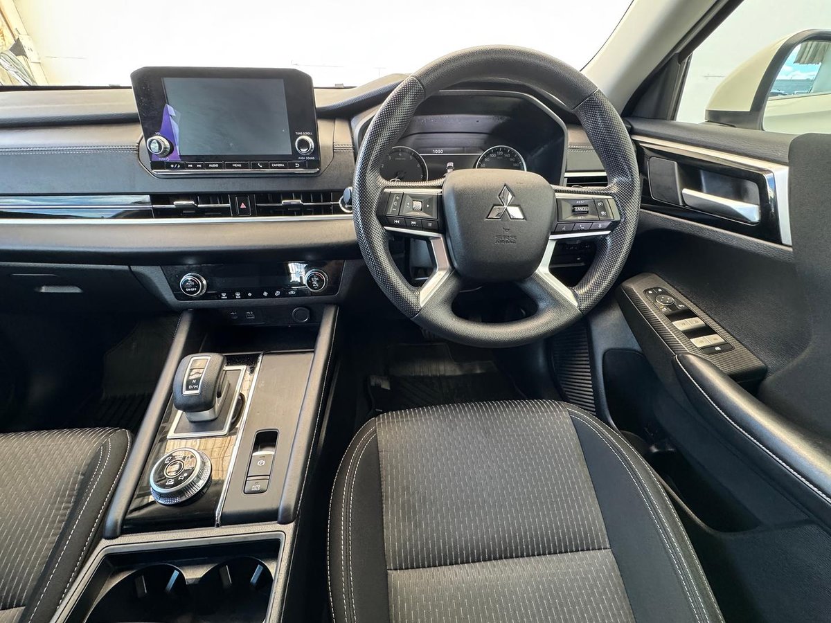 2024 Mitsubishi Outlander ES ZM MY24 image 10