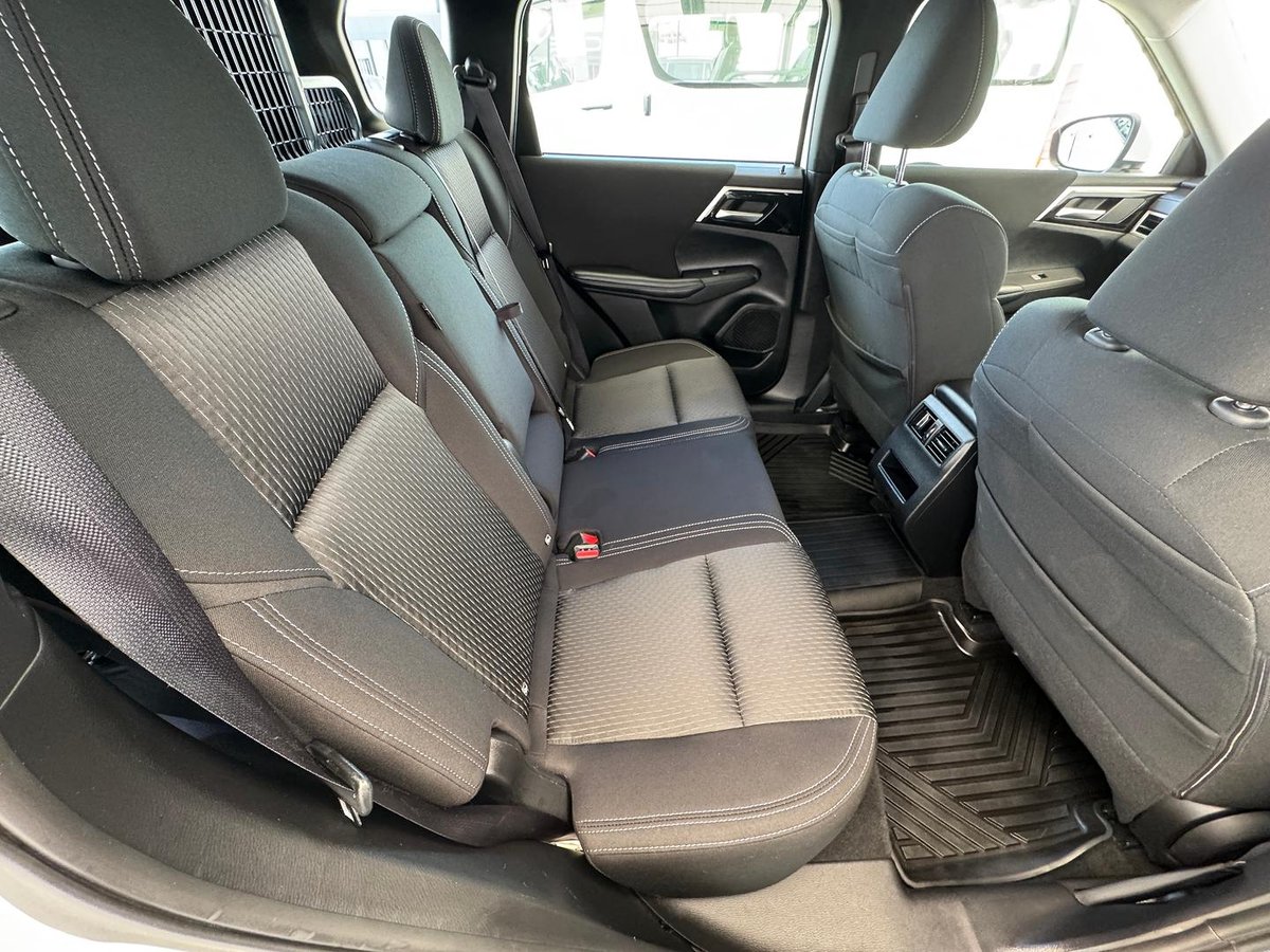 2024 Mitsubishi Outlander ES ZM MY24 image 9