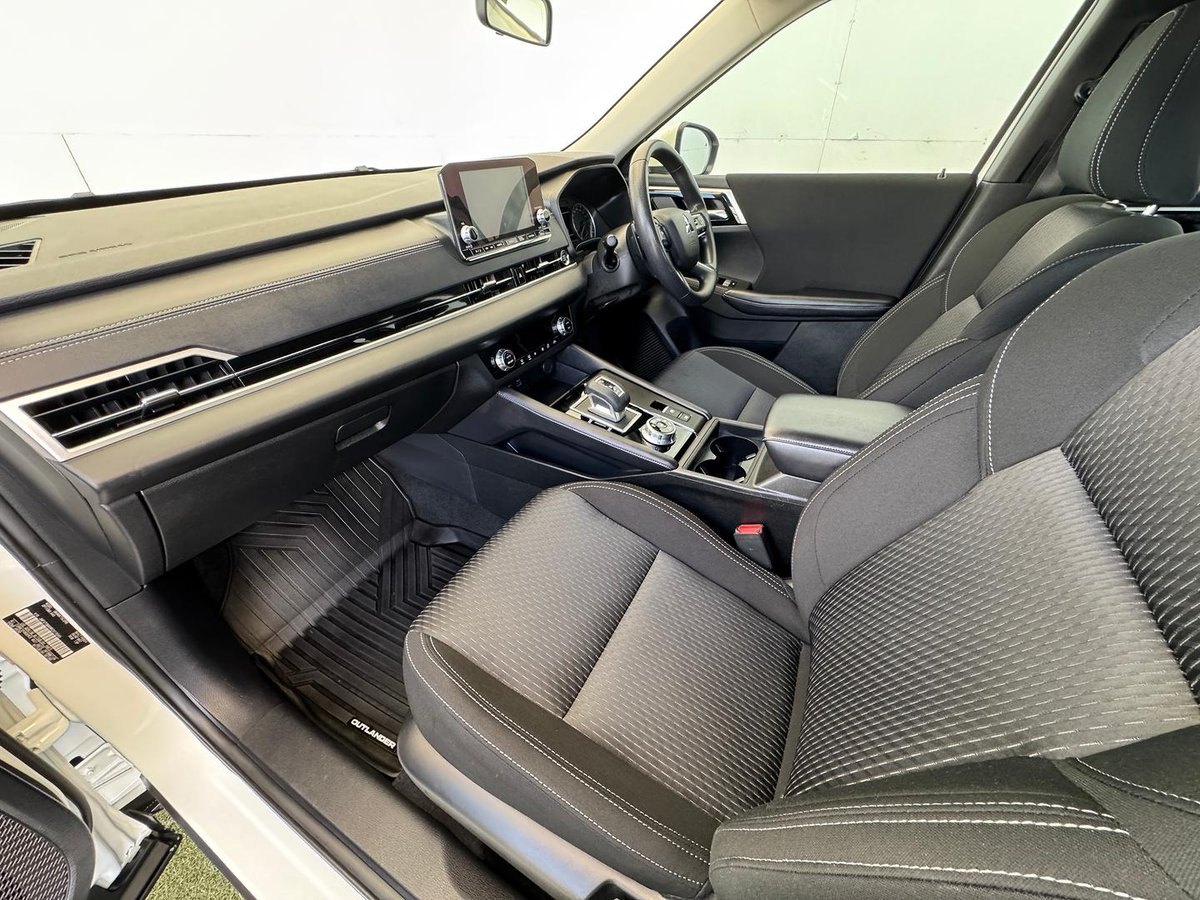 2024 Mitsubishi Outlander ES ZM MY24 image 22