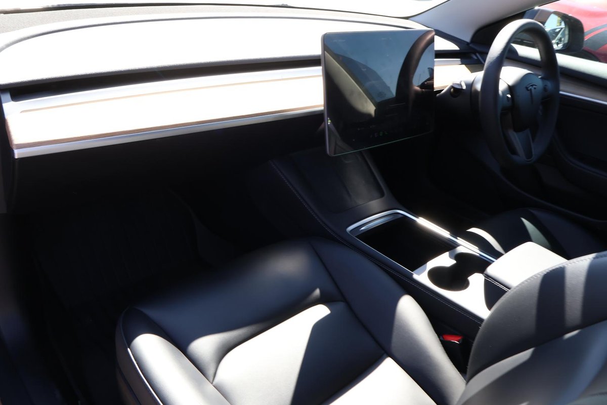 2023 Tesla Model 3 Rear-Wheel Drive image 18