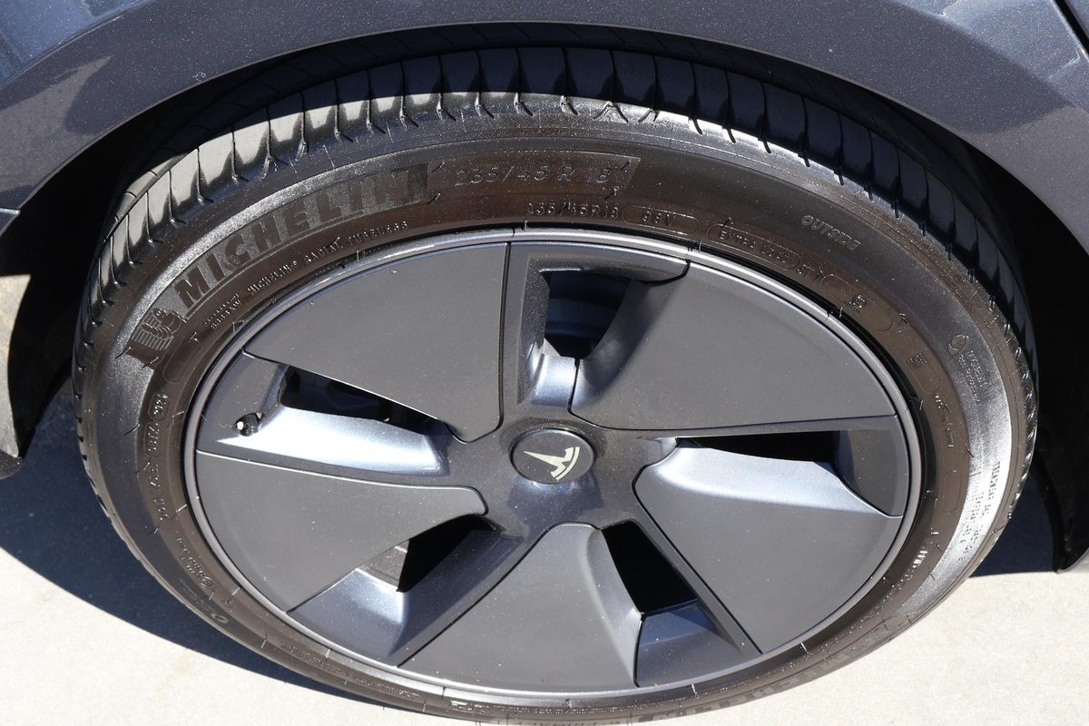 2023 Tesla Model 3 Rear-Wheel Drive image 7
