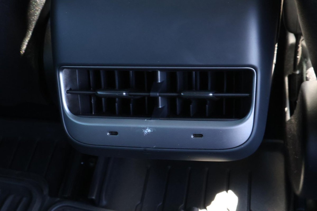 2023 Tesla Model 3 Rear-Wheel Drive image 23