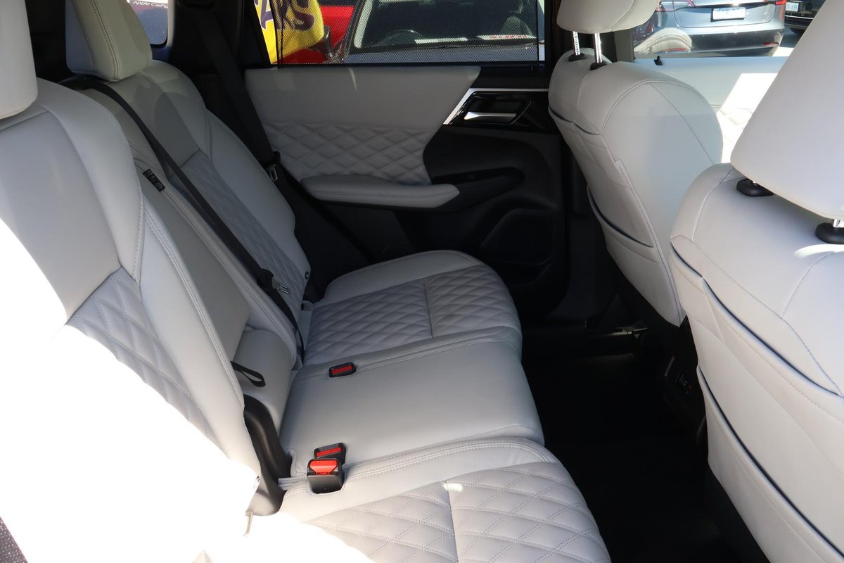 2024 Mitsubishi Outlander Exceed ZM MY24 AWD image 20