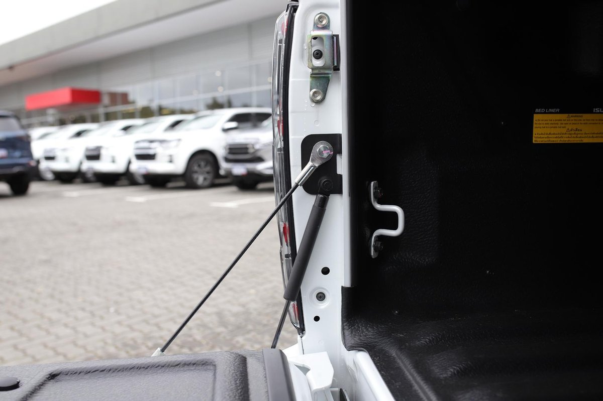 2025 Isuzu D-MAX X-TERRAIN MY25.5 4X4 Dual Range image 11