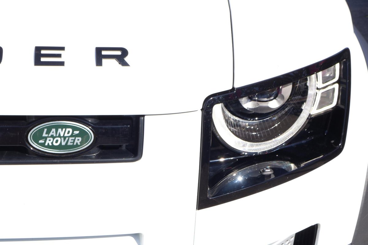 2022 Land Rover Defender 110 D300 SE L663 MY23 AWD image 11