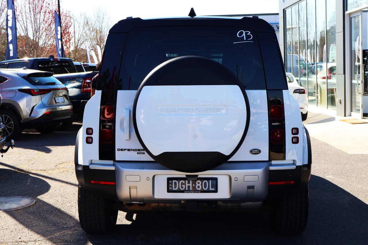 2022 Land Rover Defender 110 D300 SE L663 MY23 AWD image 6