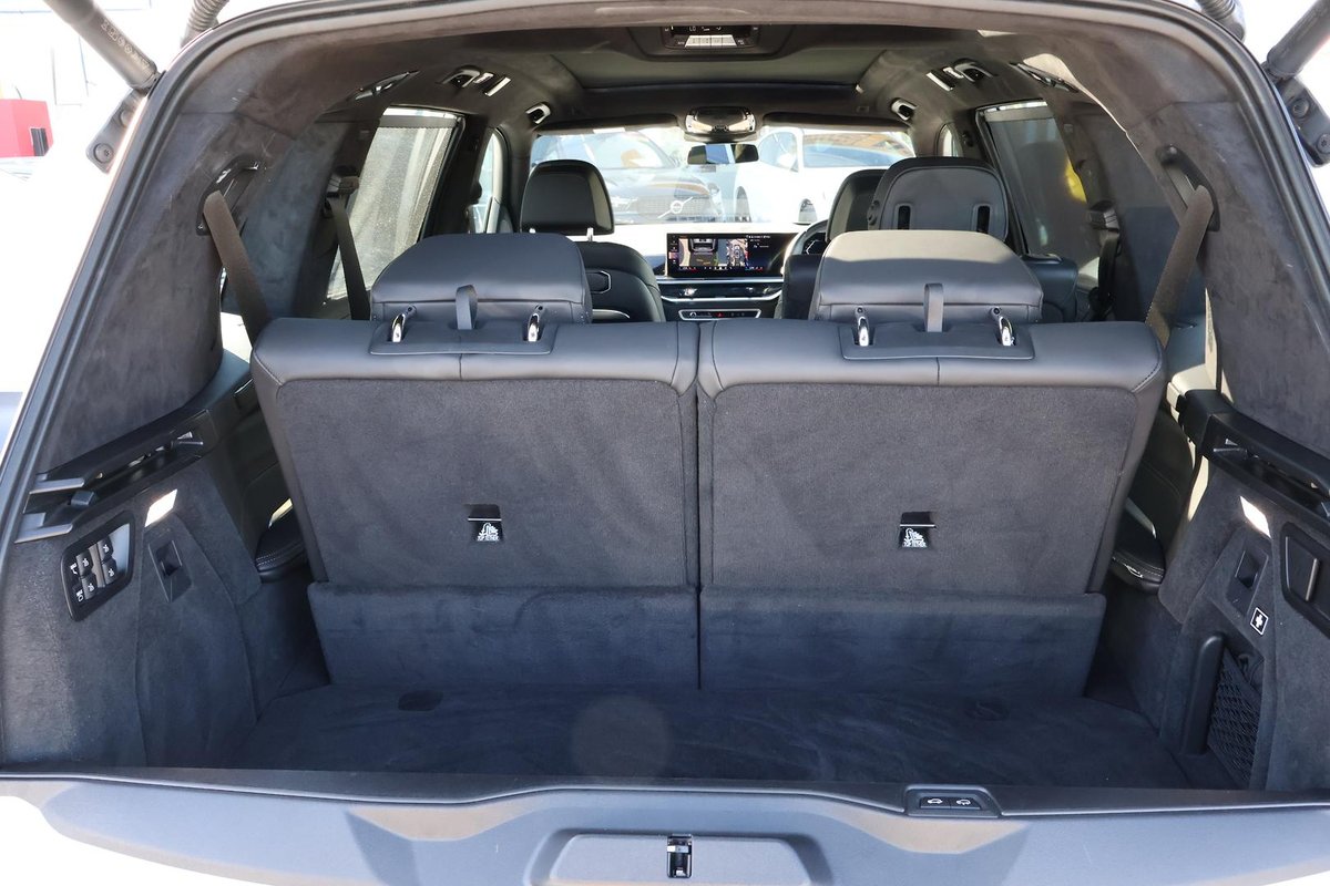 2024 BMW X7 xDrive40d M Sport G07 LCI 4X4 Constant image 13